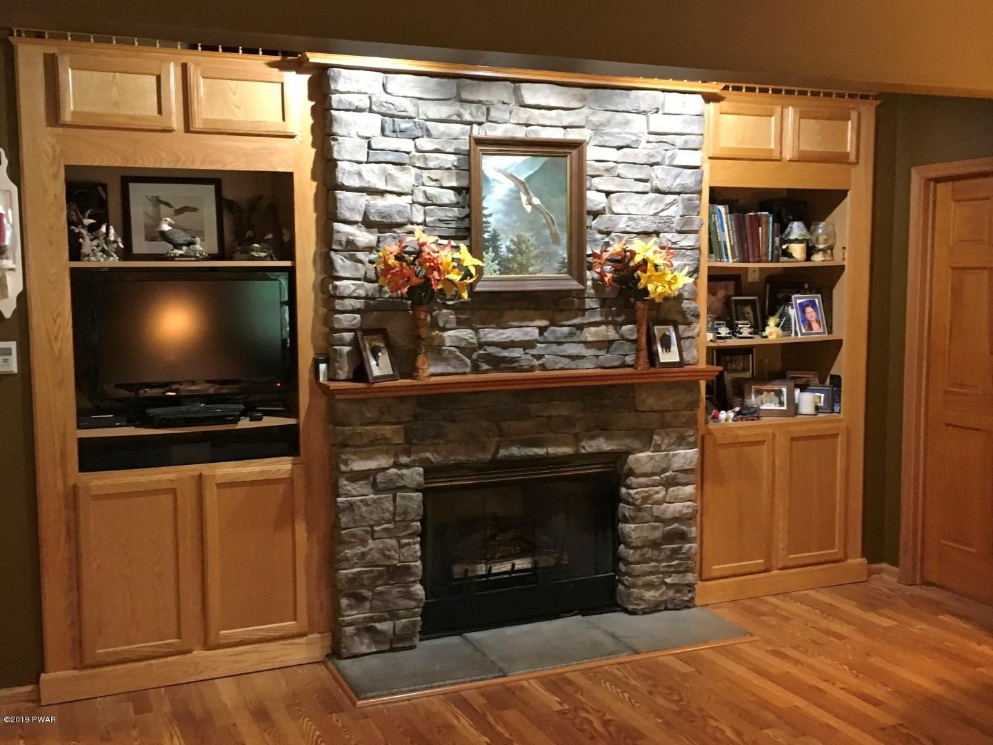 137 Mill Road Hawley, PA 18428 - Photo 16 of 48 13C-FIREPLACE