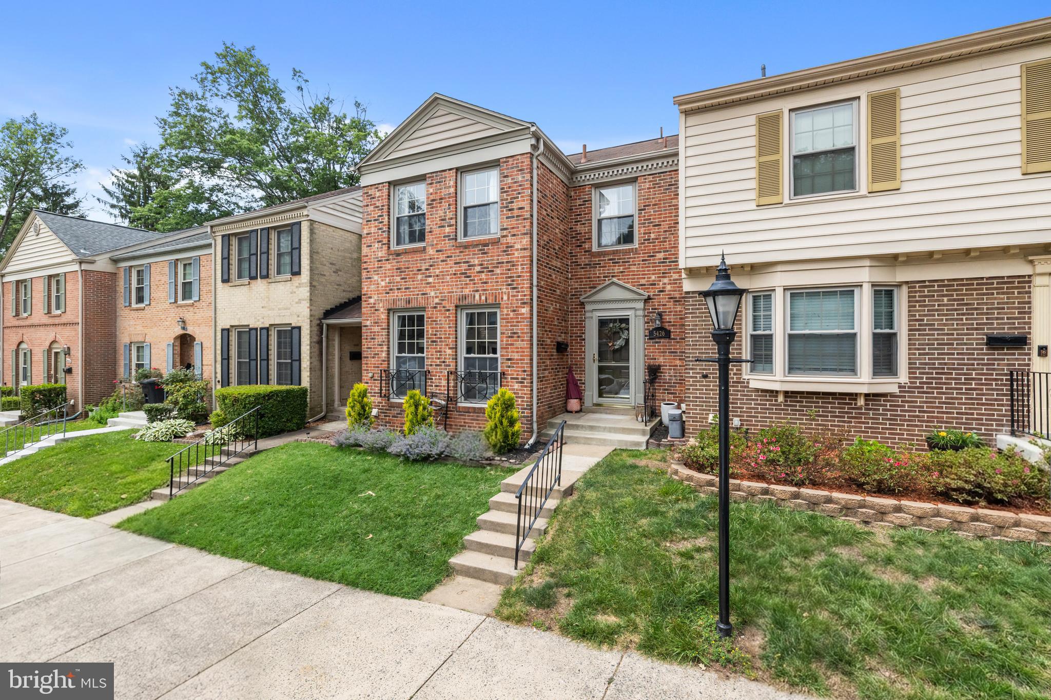 5426 Cabot Ridge Court Fairfax, VA 22032 - Photo 2 of 39