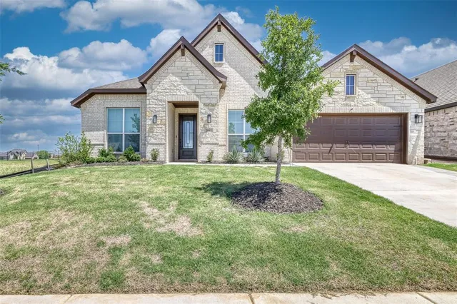 $489,900 | 3841 Eagles Bluff Road, Midlothian, TX 76065