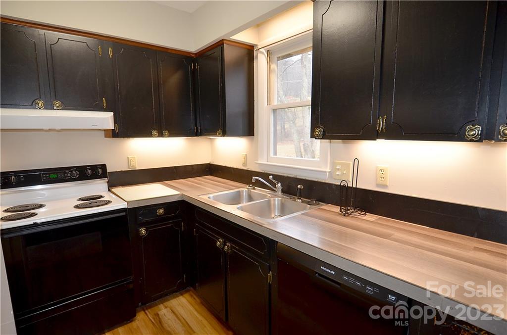 1703 Honeycutt Road Marion, NC 28752 - Photo 17 of 32 Gallery Image 17