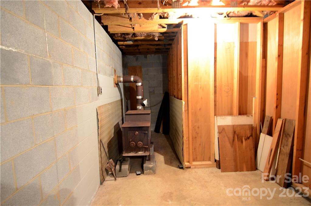 1703 Honeycutt Road Marion, NC 28752 - Photo 30 of 32 Gallery Image 30