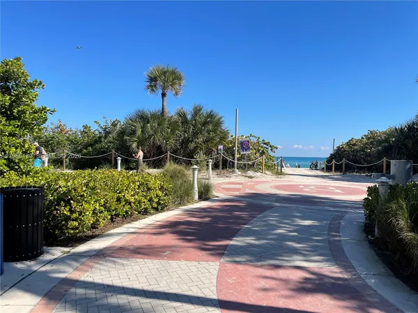 $4,500 | 2555 Collins Avenue, Unit 2002, Miami Beach, FL 33140