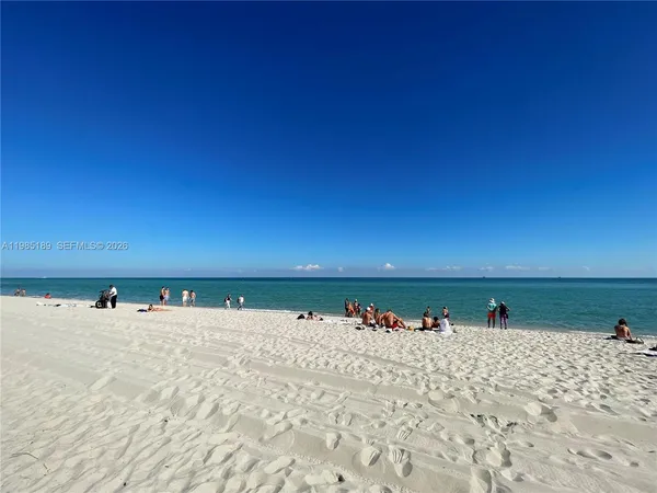 $4,500 | 2555 Collins Avenue, Unit 2002, Miami Beach, FL 33140