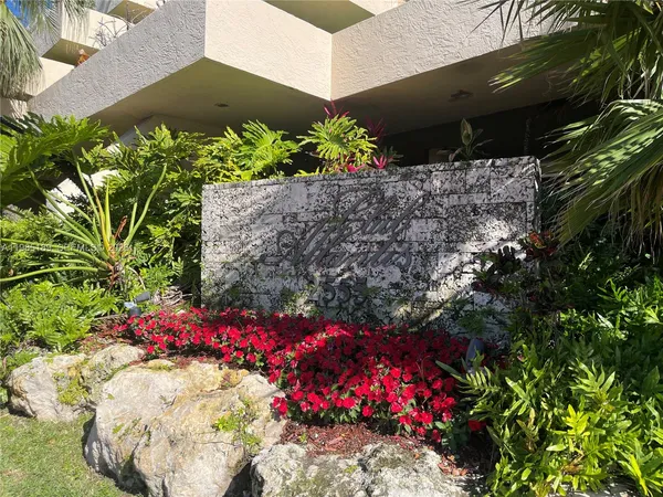 $4,500 | 2555 Collins Avenue, Unit 2002, Miami Beach, FL 33140