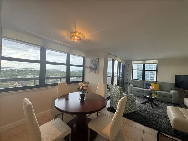 $4,500 | 2555 Collins Avenue, Unit 2002, Miami Beach, FL 33140