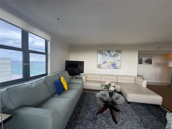 $4,500 | 2555 Collins Avenue, Unit 2002, Miami Beach, FL 33140