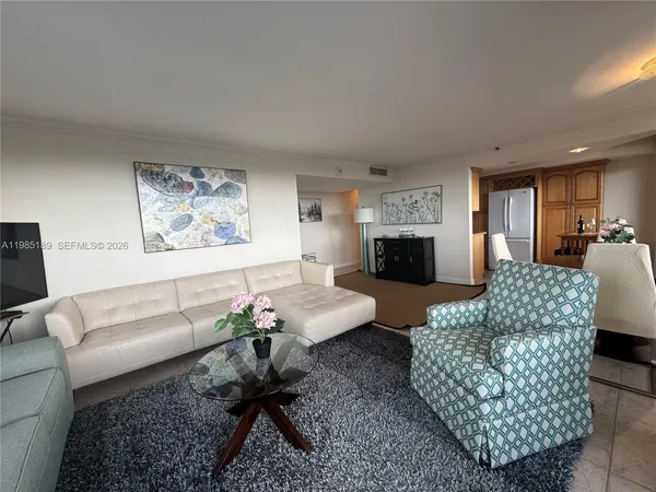 $4,500 | 2555 Collins Avenue, Unit 2002, Miami Beach, FL 33140