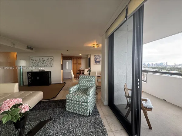 $4,500 | 2555 Collins Avenue, Unit 2002, Miami Beach, FL 33140