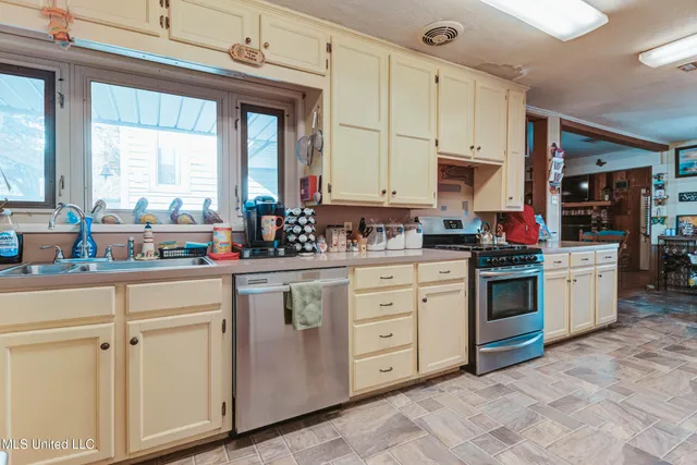 $197,000 | 4107 Washington Avenue, Gulfport, MS 39507