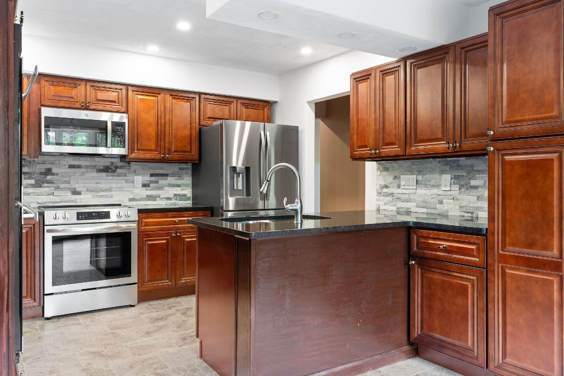 75 Noyes Road Vestal, NY 13850 - Photo 2 of 36 Gallery Image 2