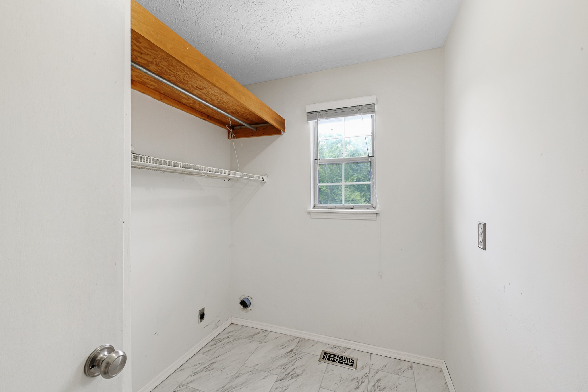 1872 Lake Road Greenbrier, TN 37073 - Photo 18 of 37 Gallery Image 18