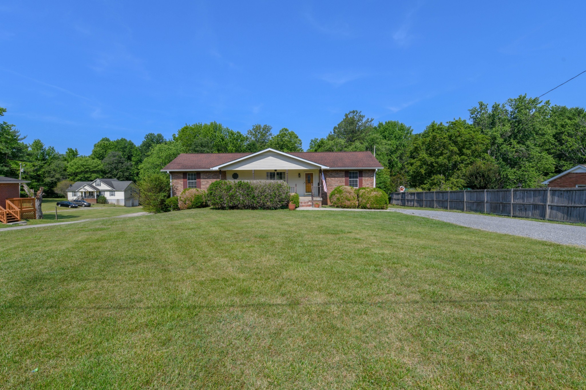 1872 Lake Road Greenbrier, TN 37073 - Photo 4 of 37 Gallery Image 4