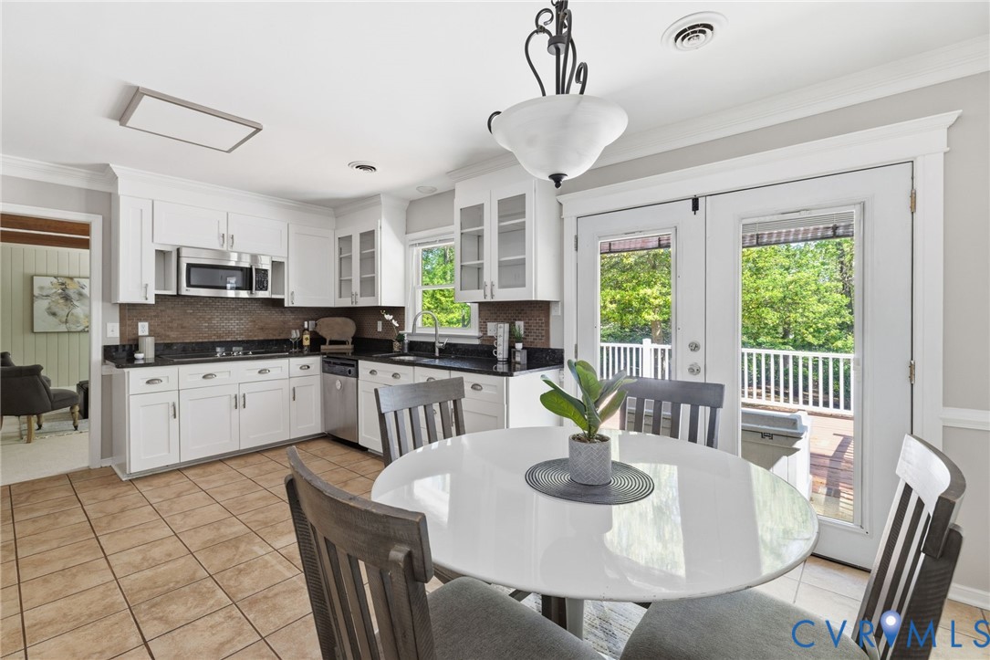 9526 Alfaree Road North Chesterfield, VA 23237 - Photo 13 of 28 Eat-in Kitchen