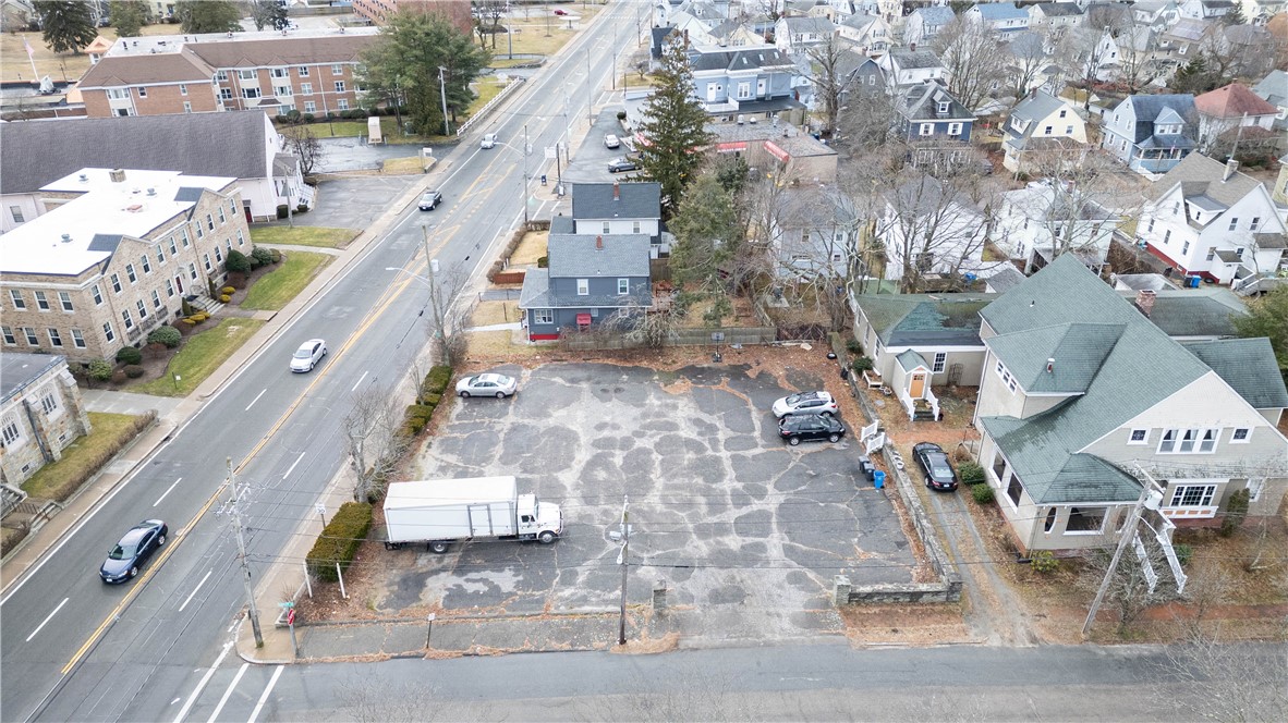 19 Warwick Avenue Cranston, RI 02905 - Photo 4 of 14