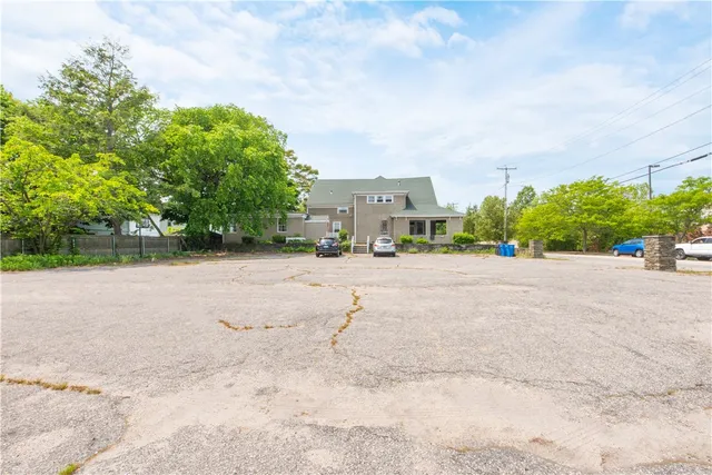 $1,200,000 | 19 Warwick Avenue, Cranston, RI 02905