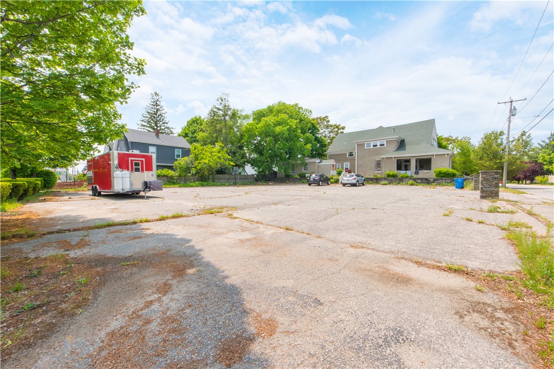 19 Warwick Avenue Cranston, RI 02905 - Photo 9 of 14