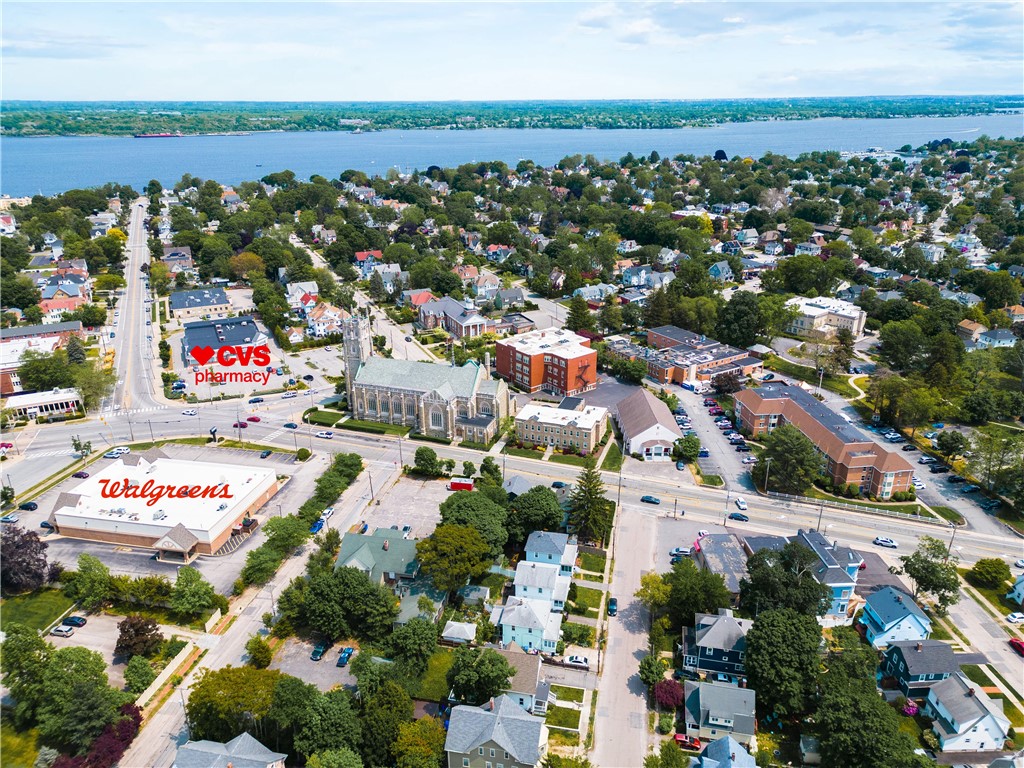 19 Warwick Avenue Cranston, RI 02905 - Photo 10 of 14