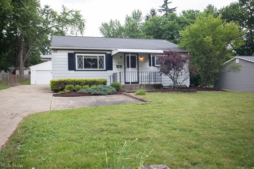 3894 Cannon Road Youngstown, OH 44515 - Photo 2 of 22