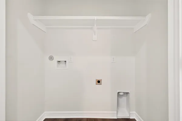 $2,000 | 418 North 4th Street, Beasley, TX 77417