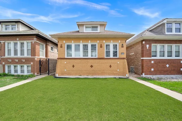$469,900 | 2543 North Newcastle Avenue, Chicago, IL 60707