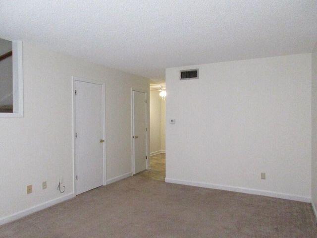 117 Engleside Street, Unit G Sumter, SC 29150 - Photo 6 of 12 20251006150233797575000000-o