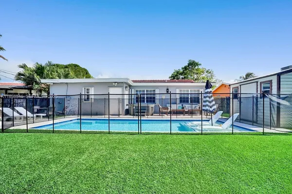 $6,995 | 1305 Funston Street, Hollywood, FL 33019