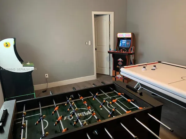 $6,995 | 1305 Funston Street, Hollywood, FL 33019