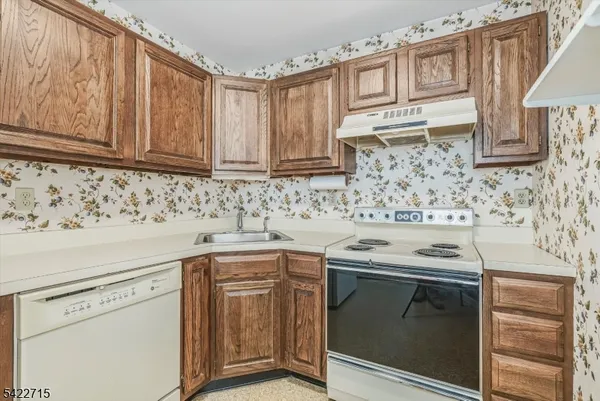 $319,000 | 79 Carriage Lane, Sparta, NJ 07871