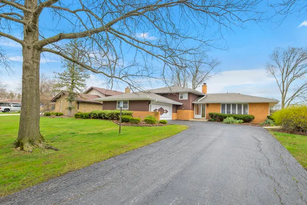 $475,000 | 12853 South Cedar Lane, Palos Heights, IL 60463