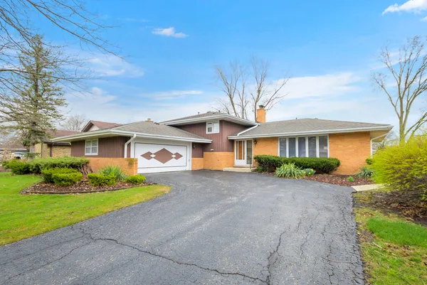 $475,000 | 12853 South Cedar Lane, Palos Heights, IL 60463