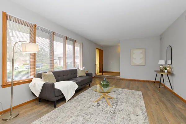 $475,000 | 12853 South Cedar Lane, Palos Heights, IL 60463