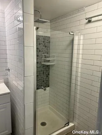$2,300 | 18 Manhattan Place, Huntington, NY 11743