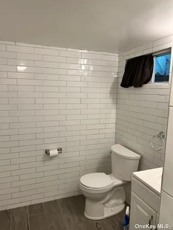 $2,300 | 18 Manhattan Place, Huntington, NY 11743