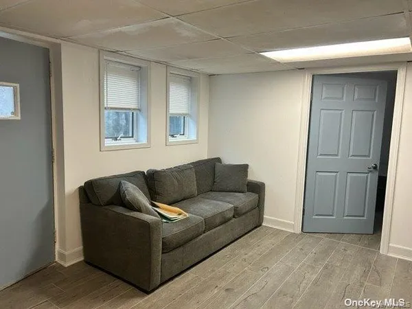 $2,300 | 18 Manhattan Place, Huntington, NY 11743