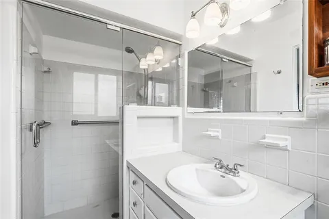 $850,000 | 2747 Jefferson Circle, Sarasota, FL 34239