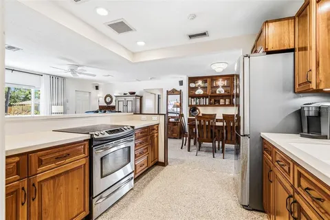 $850,000 | 2747 Jefferson Circle, Sarasota, FL 34239
