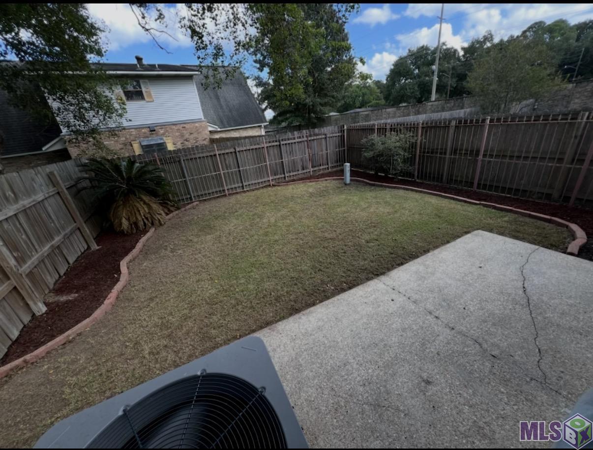 1905 Stonegate Court Baton Rouge, LA 70815 - Photo 38 of 42 View for French doors of Primary bedroom