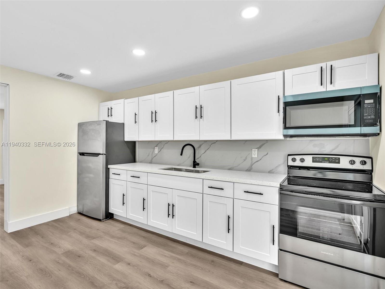 5710 Raleigh Street Hollywood, FL 33021 - Photo 3 of 34