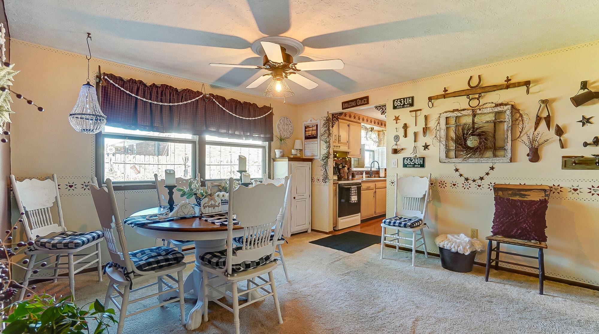 5429 West Ridgewood Road Springfield, OH 45503 - Photo 10 of 36 009