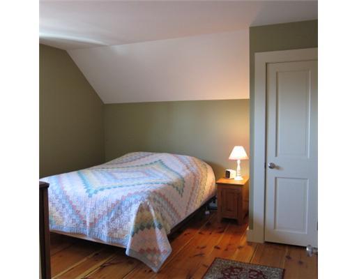 13 Ledge Road, Unit 3 Ogunquit, ME 03907 - Photo 10 of 18 Master Bedroom.
