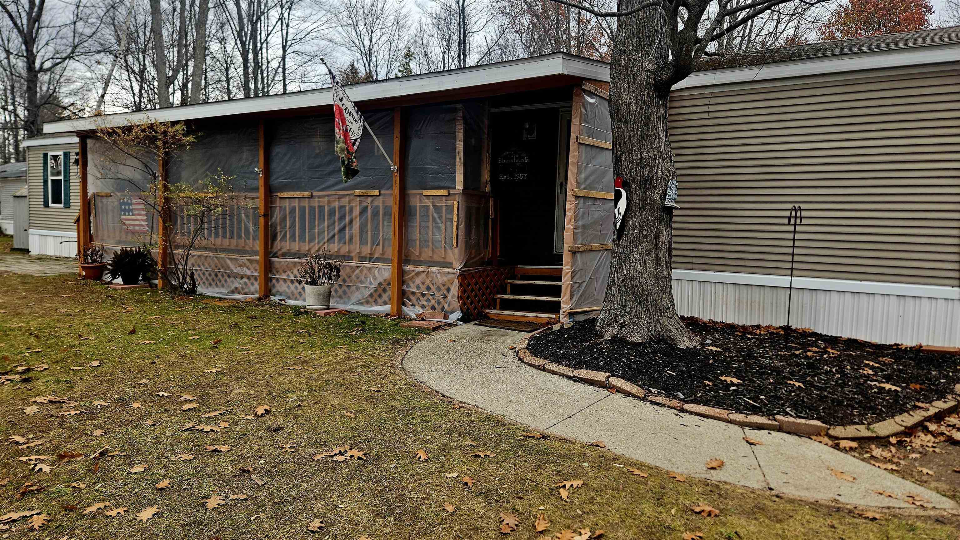 1265 Channel Way Gladwin, MI 48624 - Photo 2 of 19