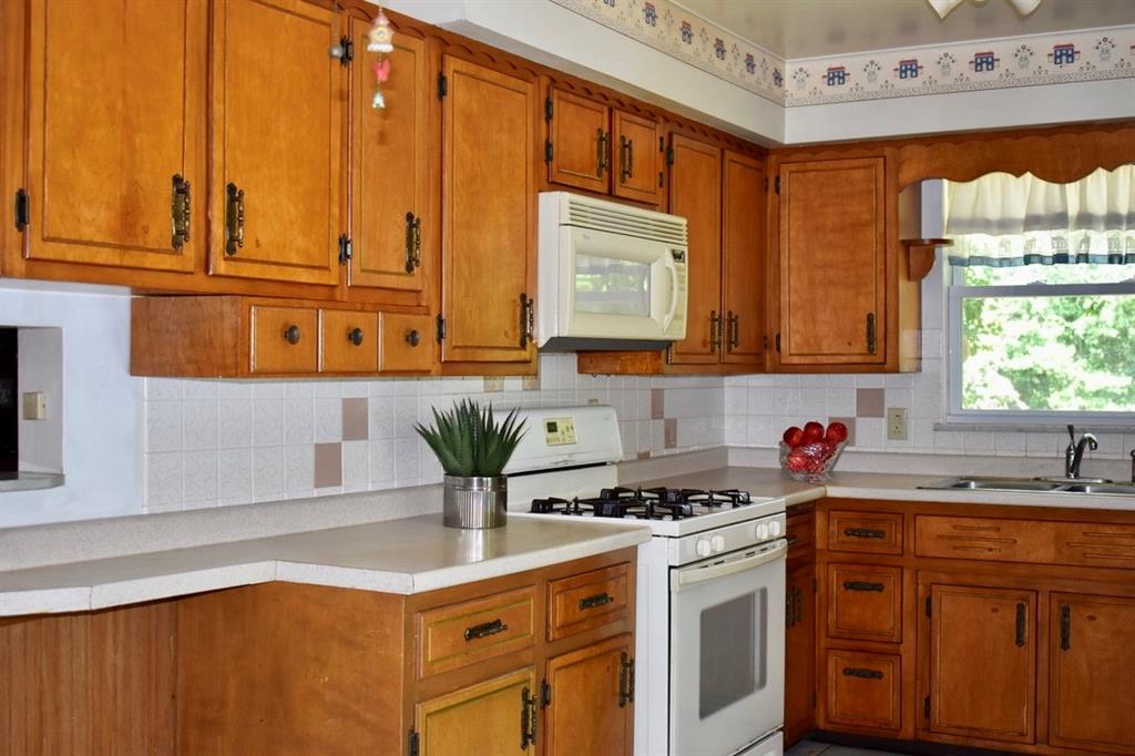327 Reservoir Road Apollo, PA 15613 - Photo 3 of 25 Eat in kitchen and plenty of cabinets