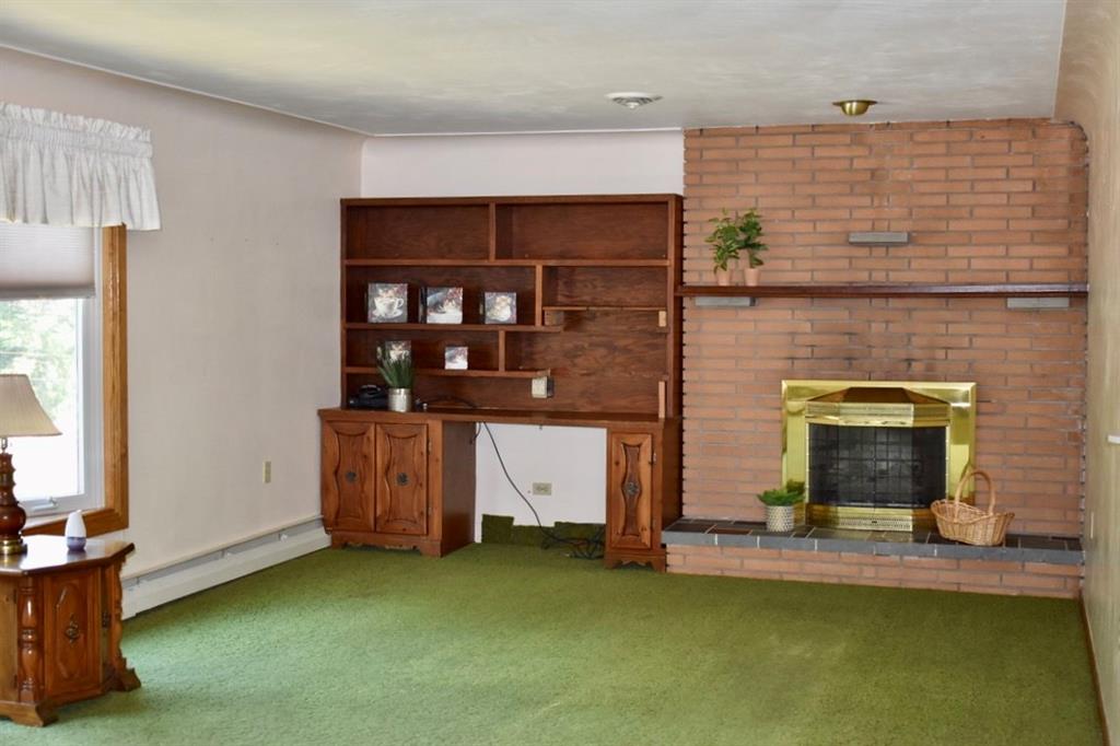 327 Reservoir Road Apollo, PA 15613 - Photo 5 of 25 Focal point of Large room.