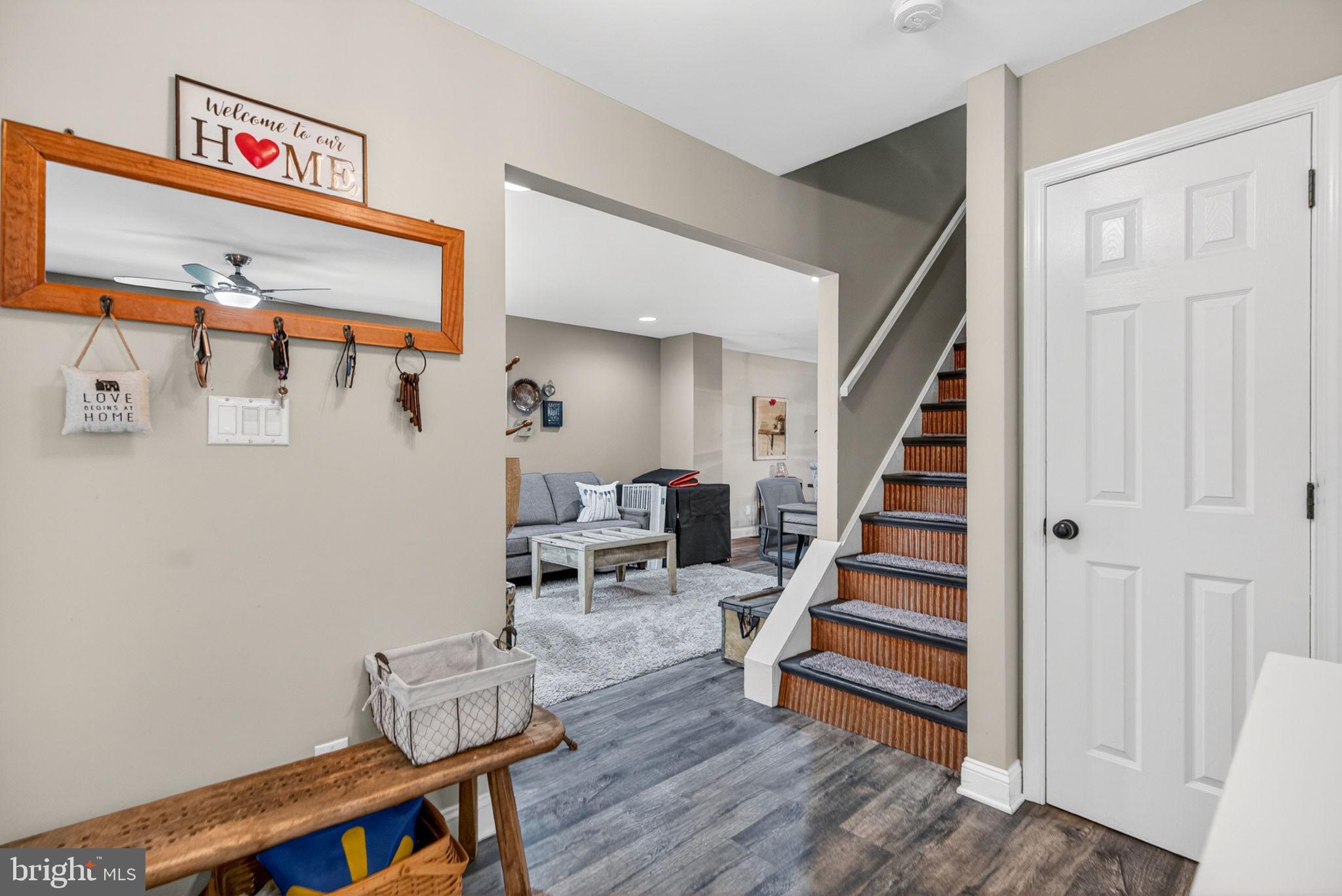 2807 Gramercy Way Mount Laurel, NJ 08054 - Photo 5 of 45 Inside front door