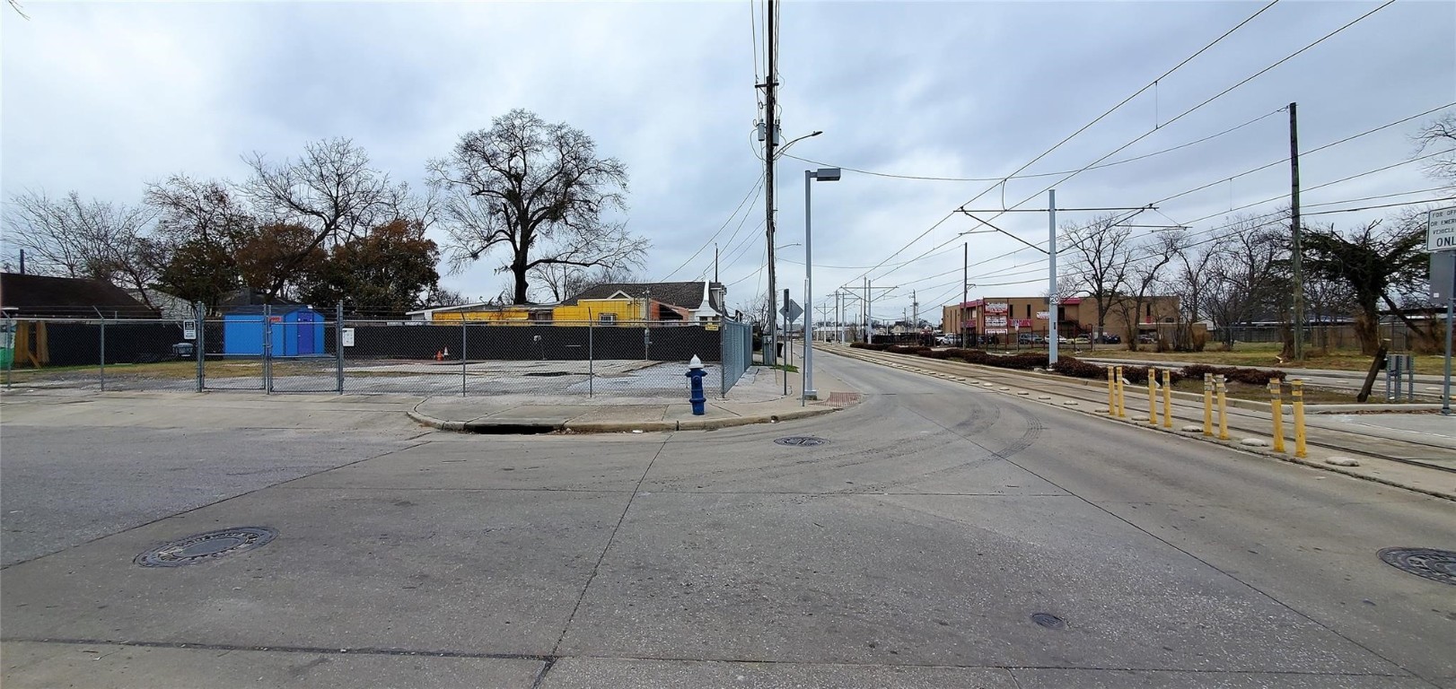 3903 Fulton Street Houston, TX 77009 - Photo 6 of 16 a view of street with cars