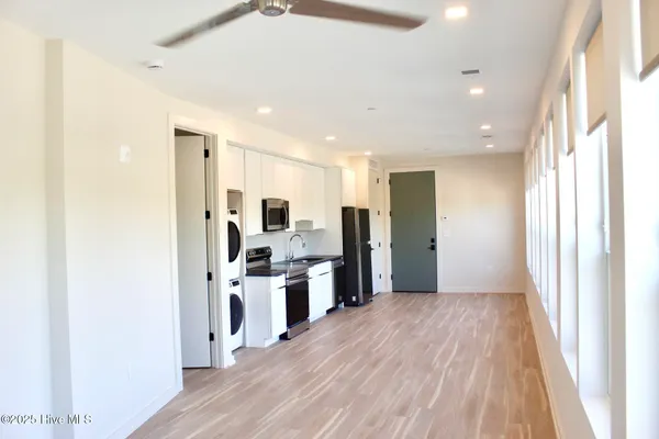 $1,550 | 1124 Castle Street, Unit 201, Wilmington, NC 28401