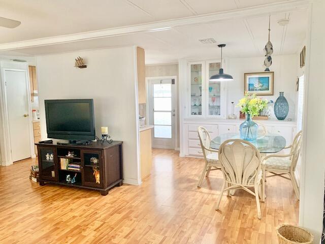 505 North Ruby Avenue Key Largo, FL 33037 - Photo 7 of 52 LIVING AND DINING ROOM VIEW