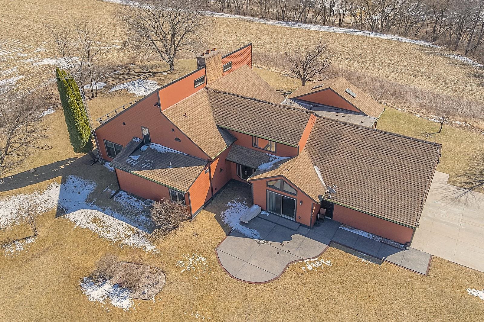 W10290 Lumsden Road Elroy, WI 53929 - Photo 4 of 73