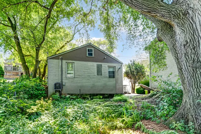 $549,873 | 50 North Lake Avenue, Fox Lake, IL 60020