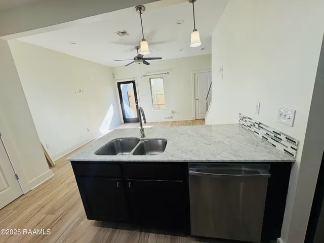 $1,375 | 113 Bayou Street, Unit 115, Lafayette, LA 70503